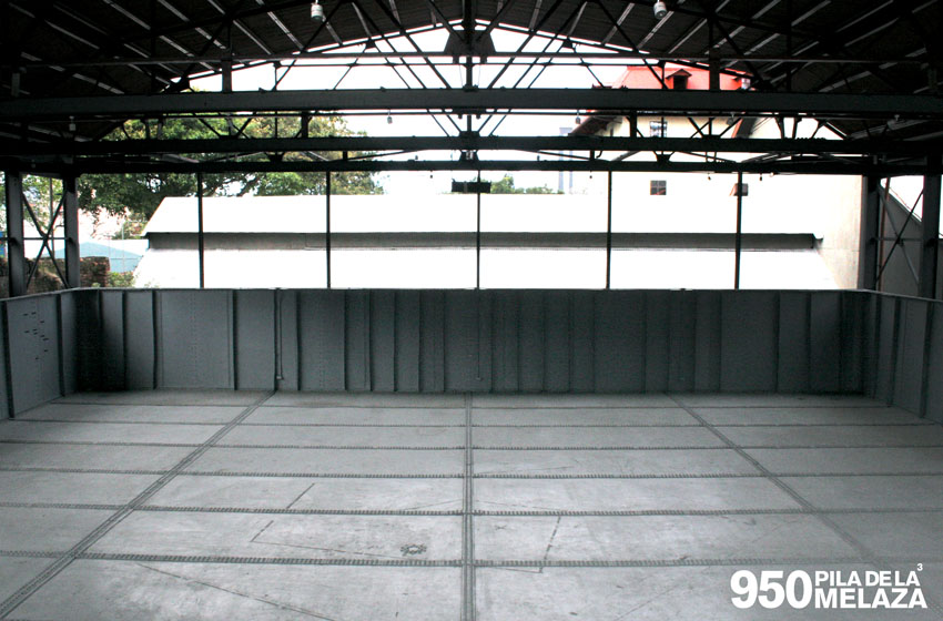 Vista frontal de la Pila de la Melaza